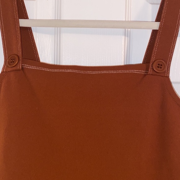 Brick brown, mini dress, decorative buttons. No frills Los Angeles. Medium A4 - Picture 5 of 6